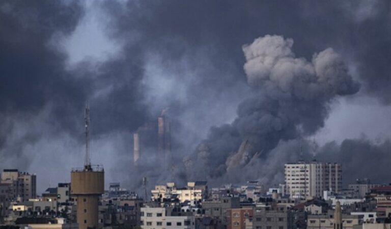 After blast kills hundreds at Gaza hospital